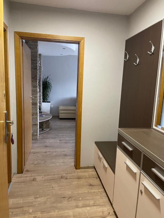 Leo Apartment Nis Luaran gambar