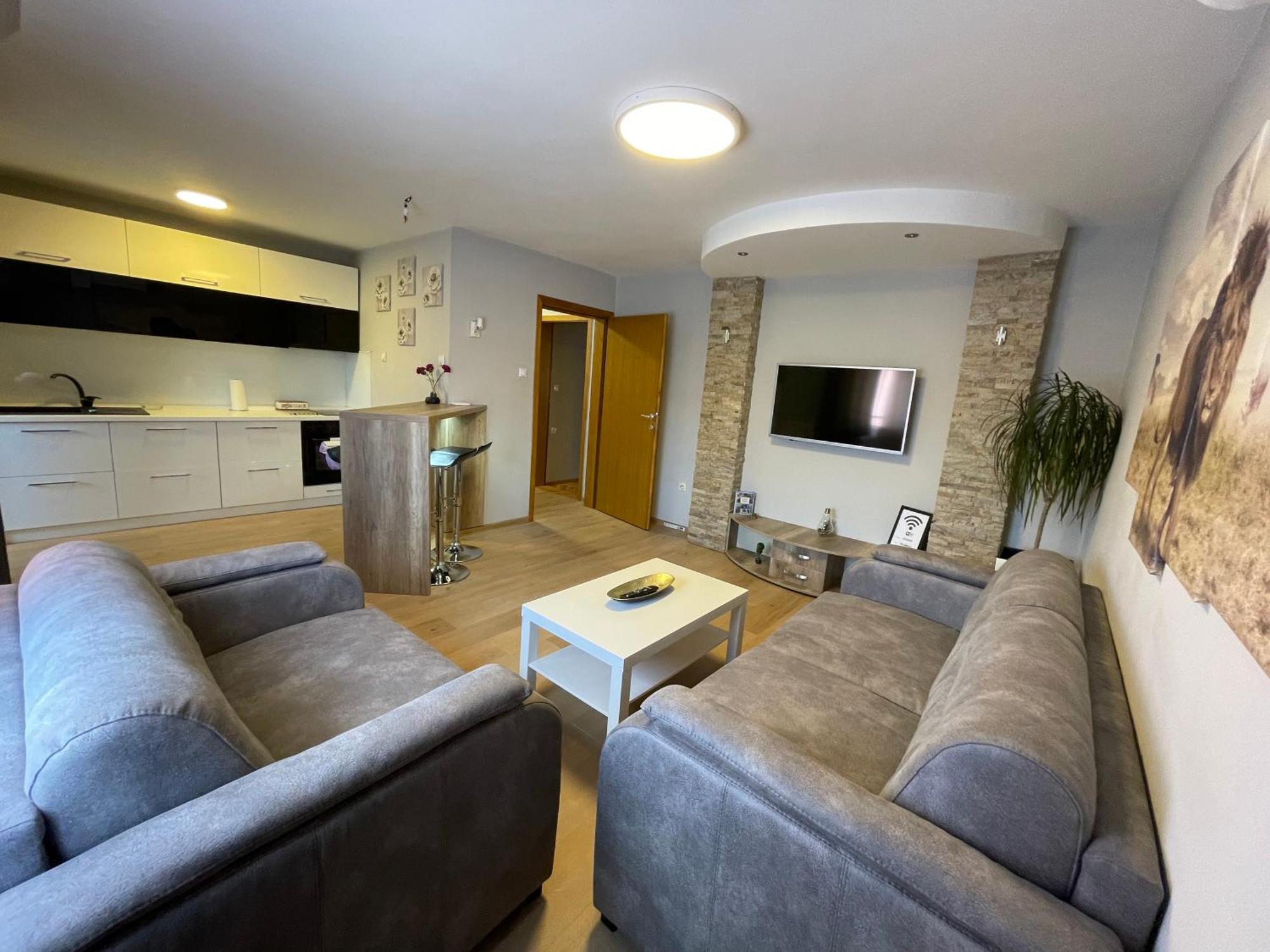 Leo Apartment Nis Luaran gambar