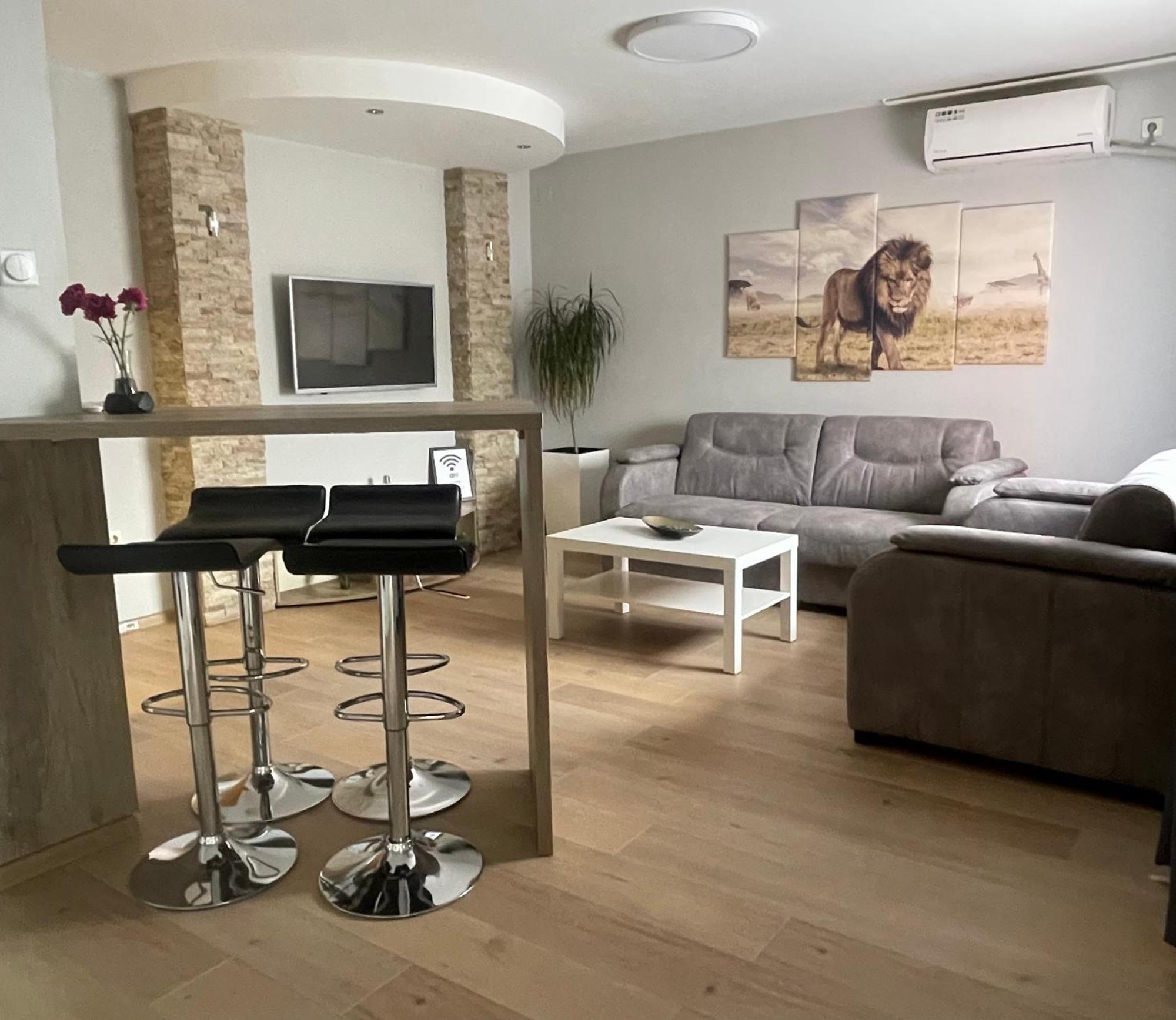 Leo Apartment Nis Luaran gambar