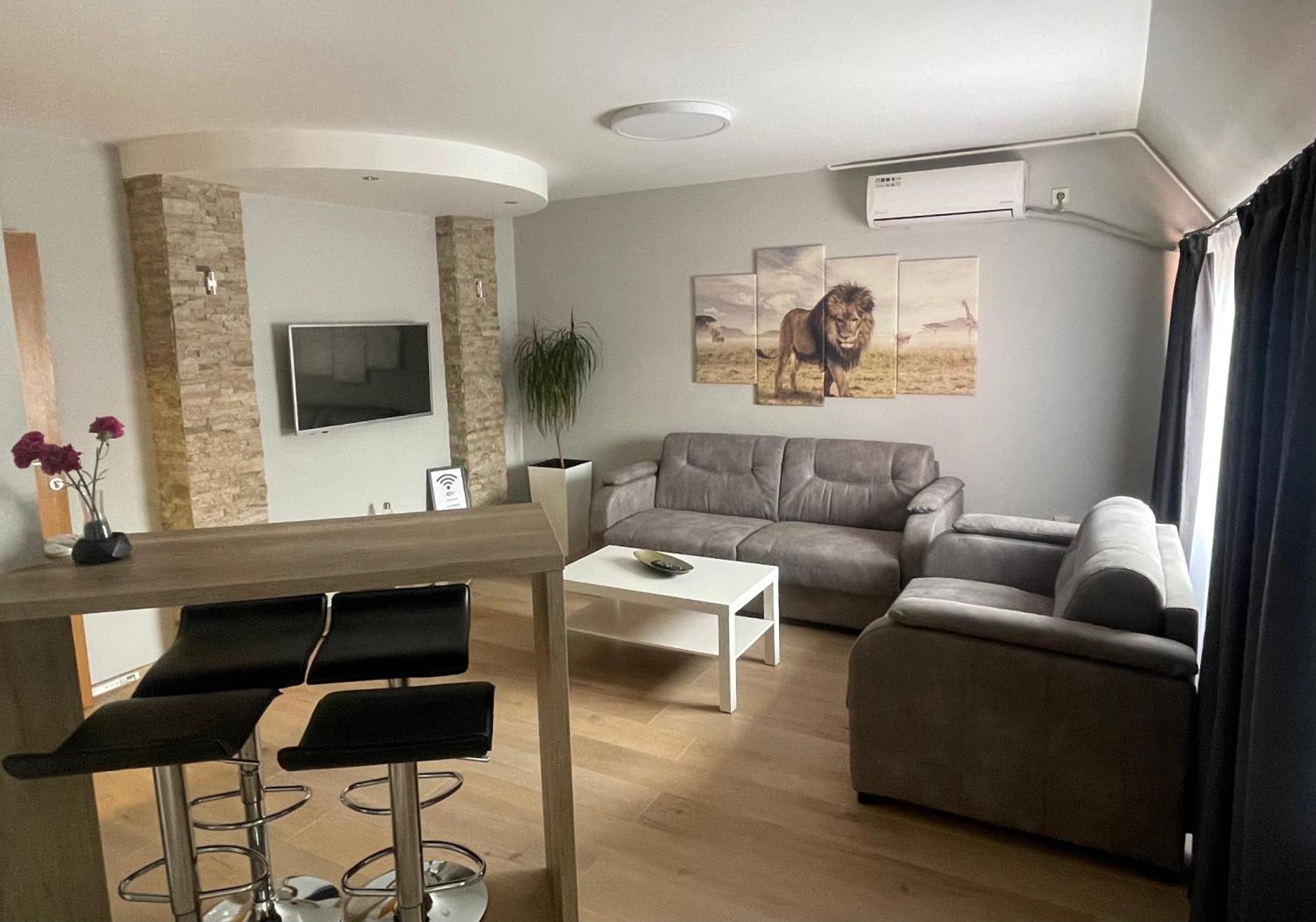 Leo Apartment Nis Luaran gambar