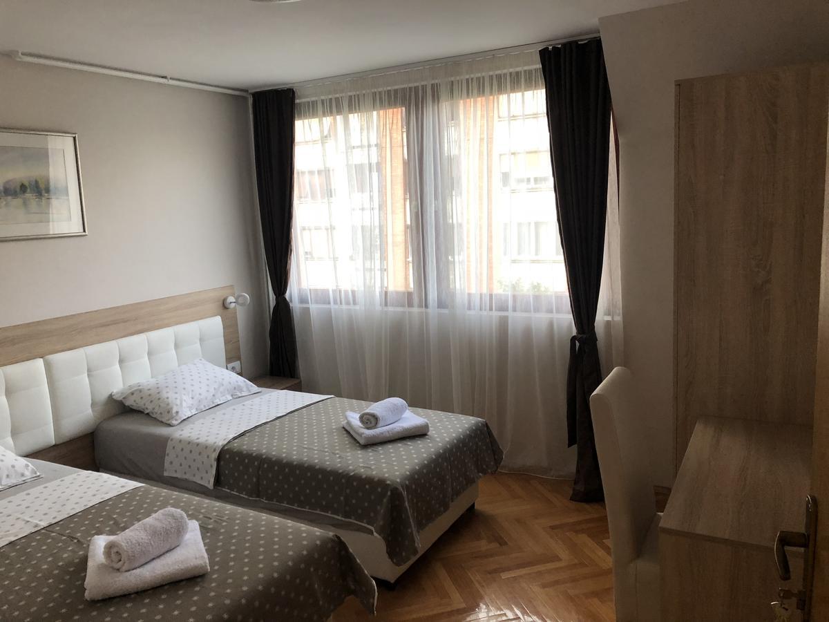 Leo Apartment Nis Luaran gambar