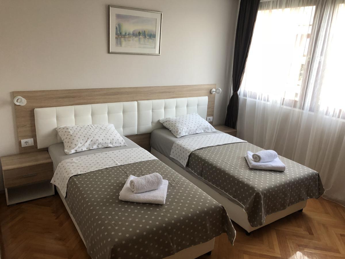 Leo Apartment Nis Luaran gambar