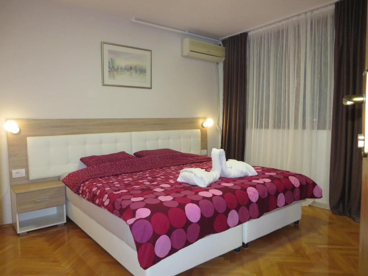 Leo Apartment Nis Luaran gambar