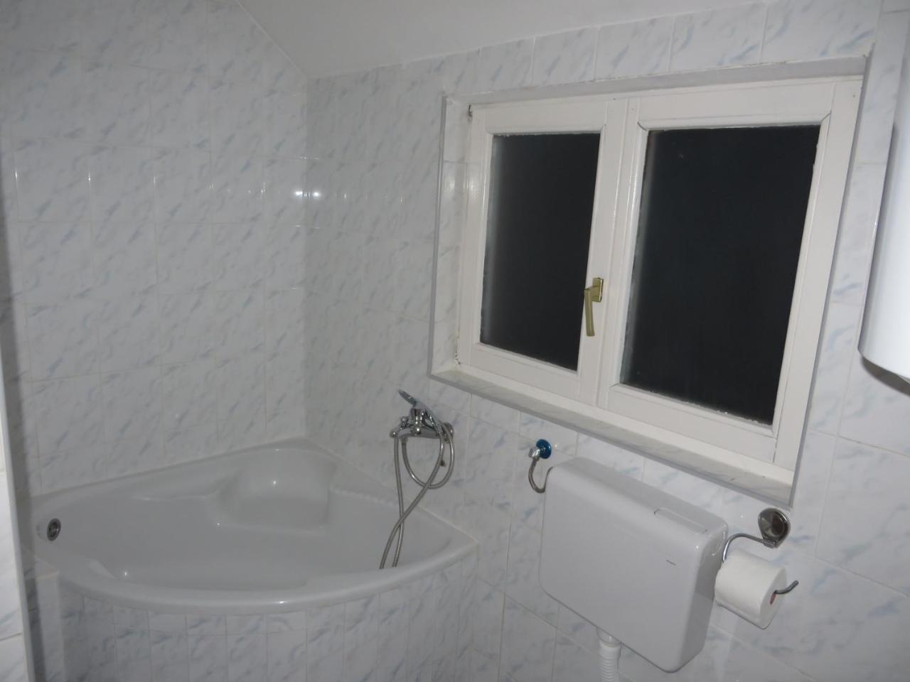 Leo Apartment Nis Luaran gambar