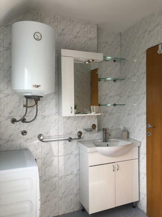 Leo Apartment Nis Luaran gambar
