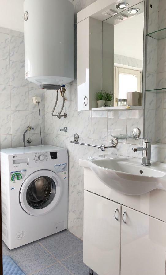 Leo Apartment Nis Luaran gambar